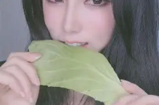 MC Mong爆料：知名女演员与争议人物秘密恋情曝光网友热议！